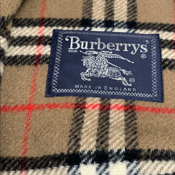 Authentic Burberry Duffle Coat - Picture 4 of 8